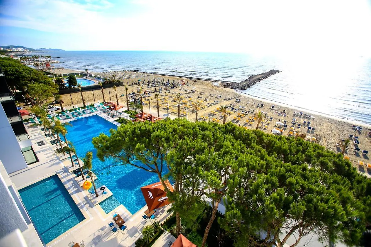 Royal G Club Hotel Qerret Albania