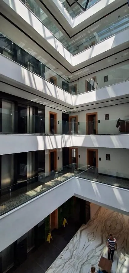 Royal G Club Hotel Qerret Albania